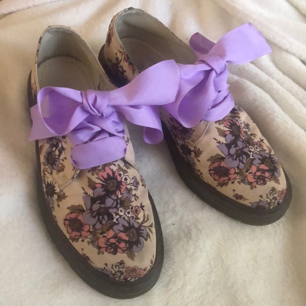 Dr. Martens Lester Floral Cream Oxfords
